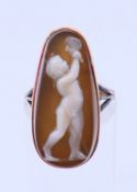 An antique 18 ct gold cameo ring 