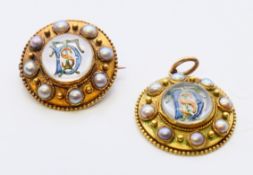 An unmarked gold Essex crystal set pendant and matching brooch each monogrammed TDS. Each 2.