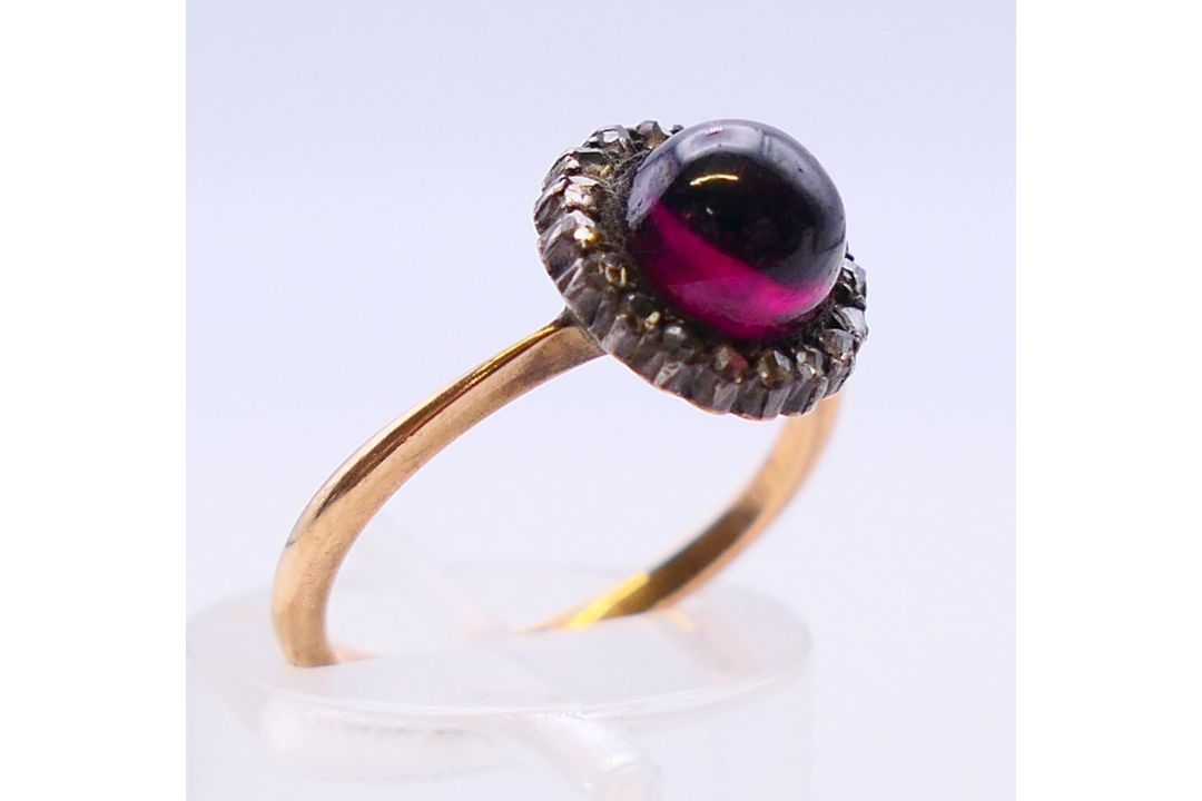 A 9 ct gold band and an unmarked gold cabochon set ring. - Image 7 of 8