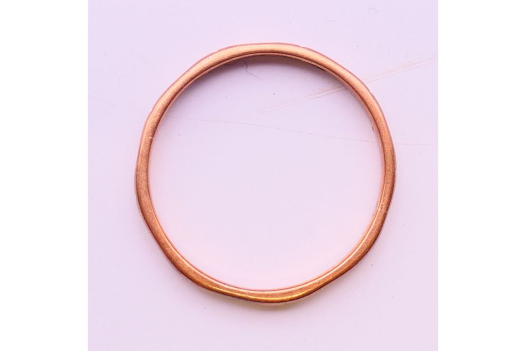 A 9 ct gold band and an unmarked gold cabochon set ring. - Image 4 of 8