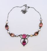 An Art Nouveau necklace. 40 cm long.