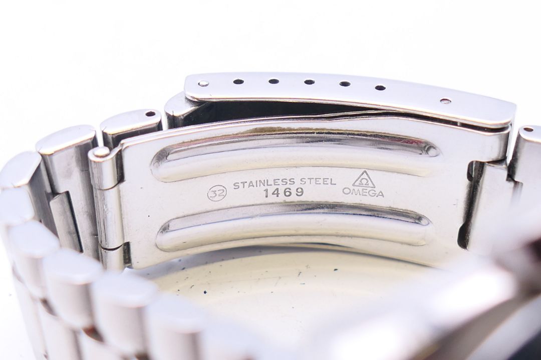 A boxed gentlemen's Omega Speedmaster Automatic wristwatch, number 54874718. 4 cm wide. - Image 8 of 11