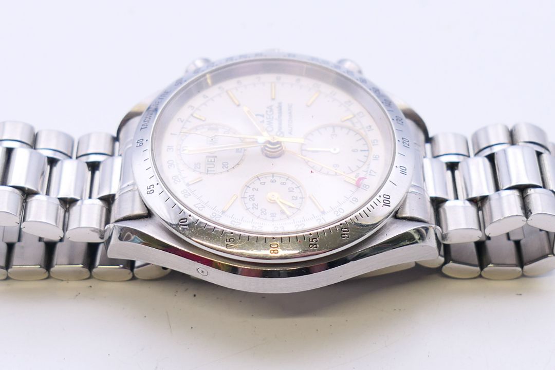 A boxed gentlemen's Omega Speedmaster Automatic wristwatch, number 54874718. 4 cm wide. - Image 5 of 11