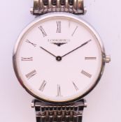 A gentlemen's Longines wristwatch. 3.5 cm wide.