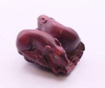 A netsuke in the form of rats. 3.5 cm long.