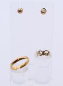 A 22 ct gold wedding band (ring size Q and 5.