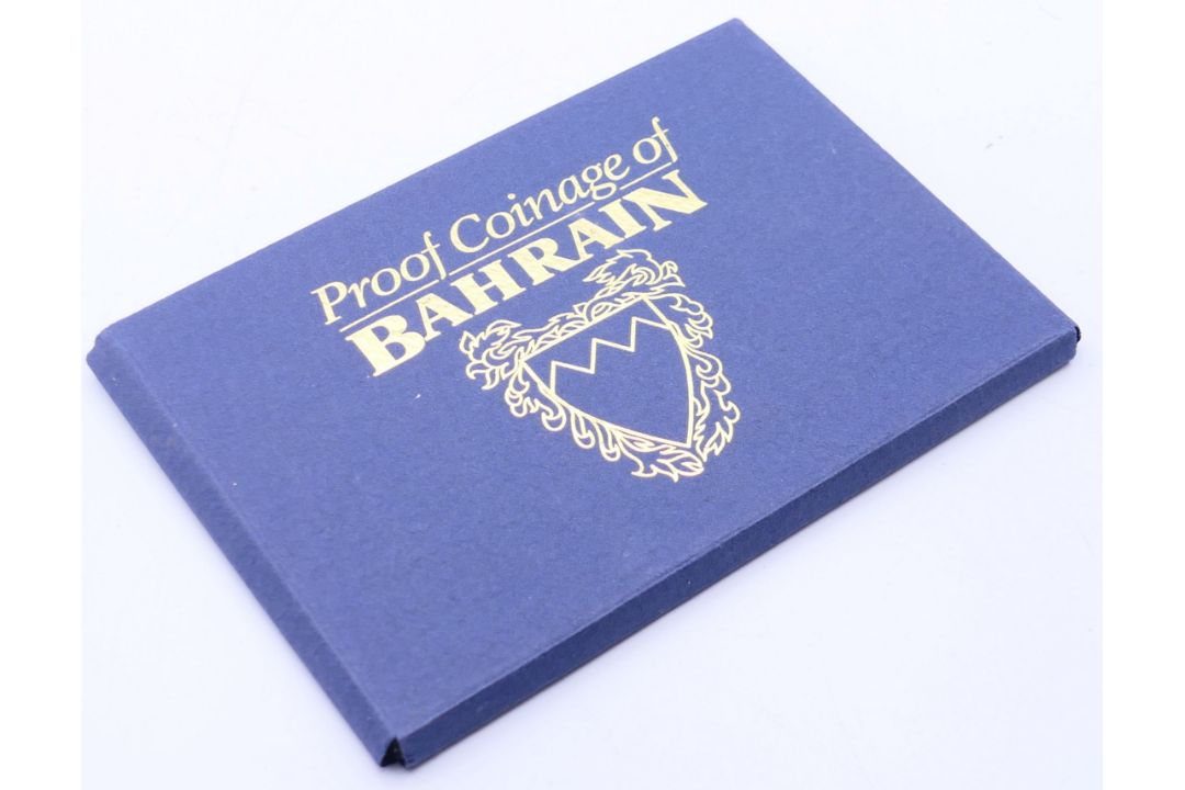A collection of Bahrain 1965-1969 proof coins. 17 cm wide. - Image 6 of 7