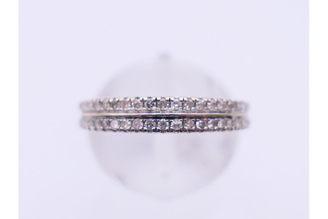 An 18 K white gold and diamond two-row ring. Ring size M. - Image 2 of 5