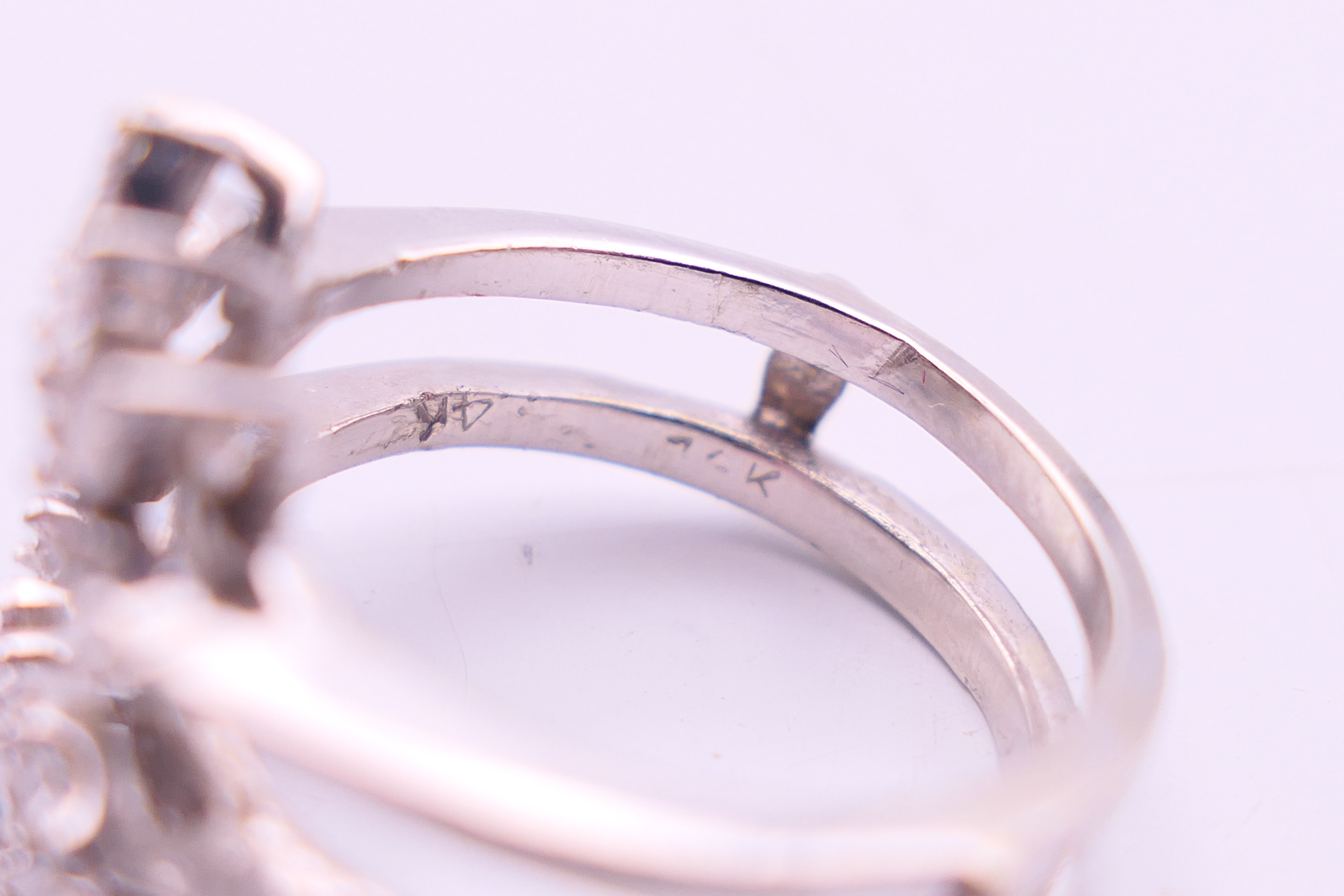 An 18 K white gold and diamond ring (ring size P/Q and 3. - Image 5 of 10