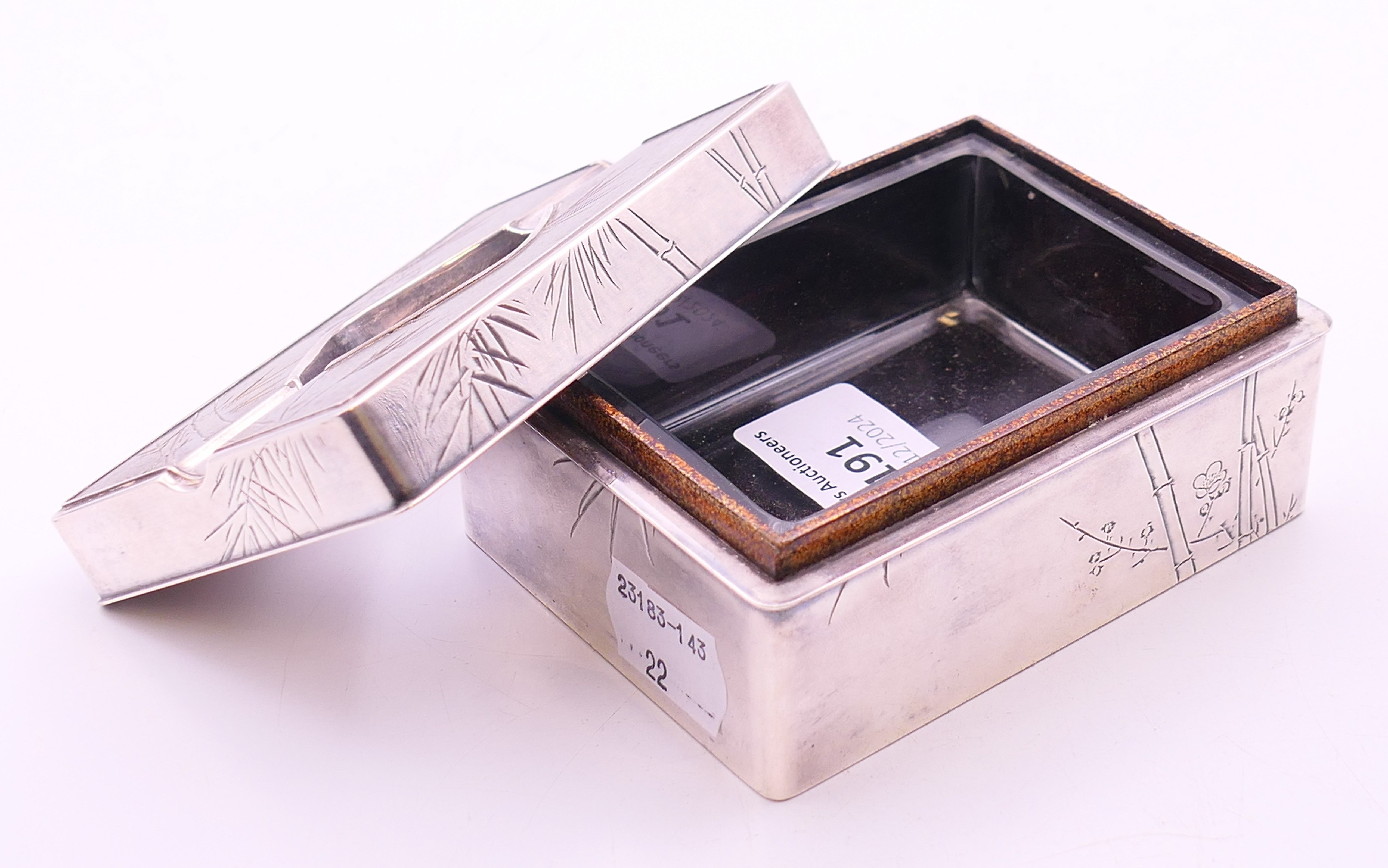 A Japanese silver and mixed metal ash tray. 10 cm long. - Image 4 of 5