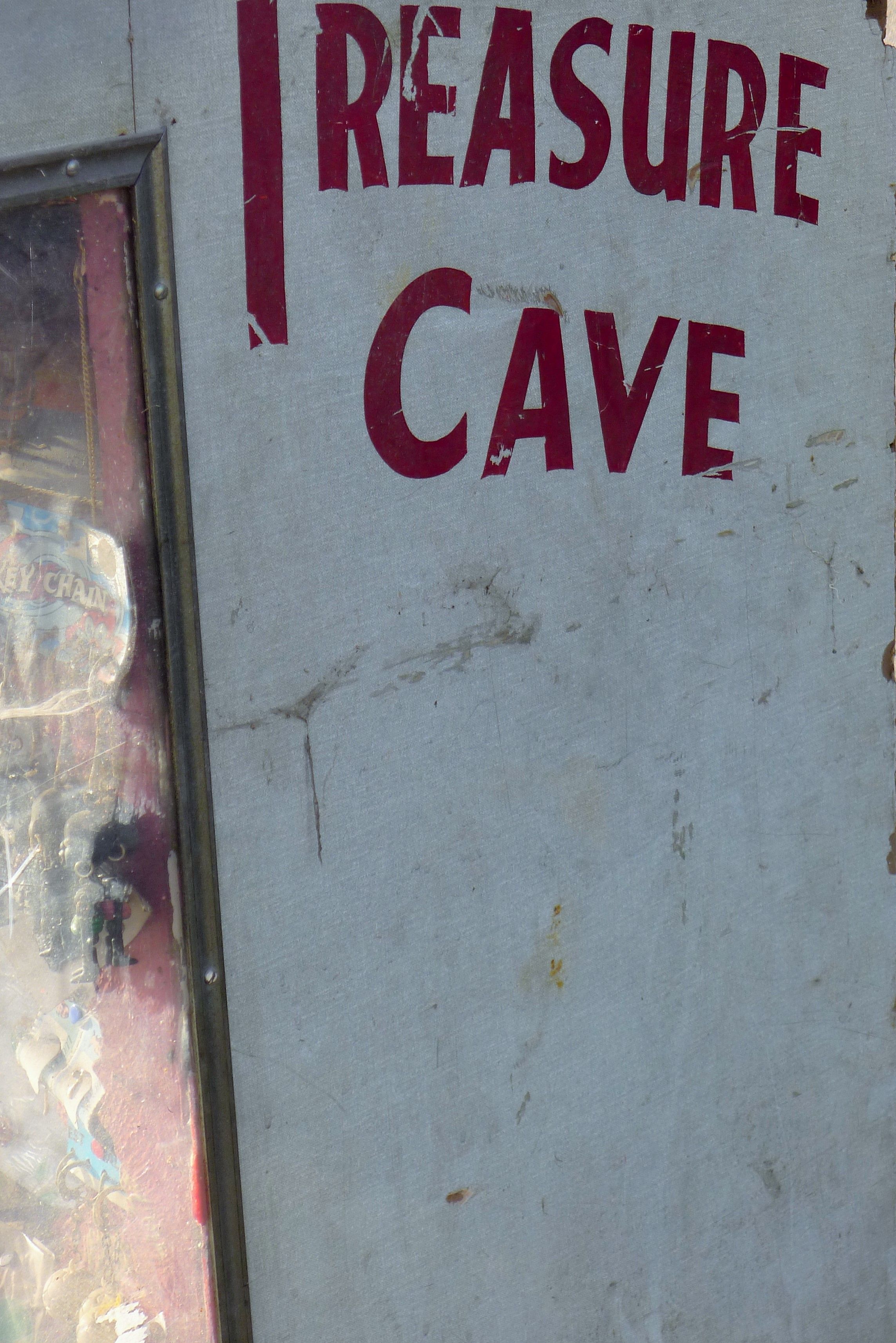 A vintage fairground prize machine. 62 cm wide and 160 cm high. - Image 4 of 5