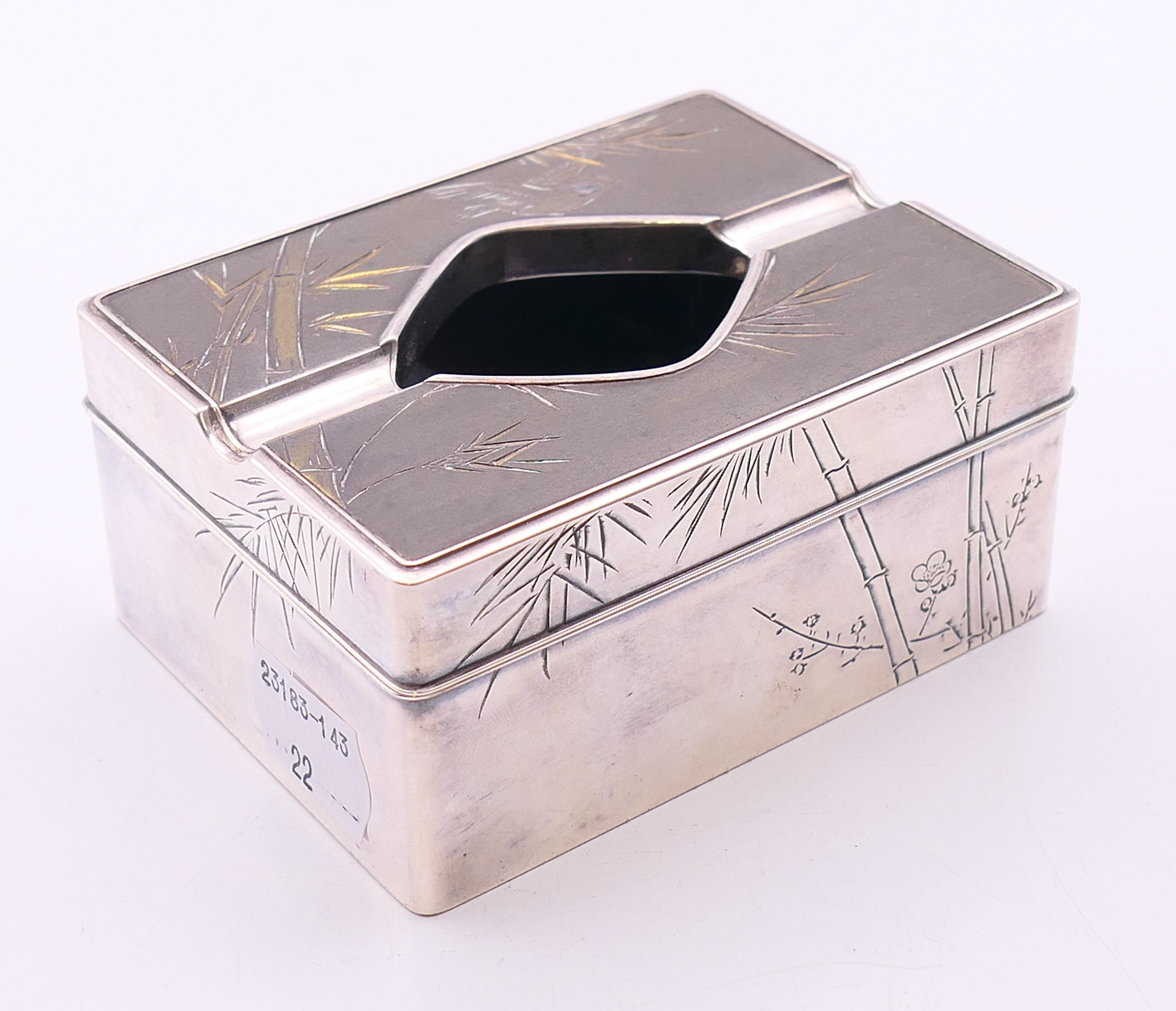 A Japanese silver and mixed metal ash tray. 10 cm long. - Image 2 of 5