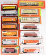 A collection of 00 and H0 gauge model railway rolling stock to include Hornby, Bachmann and