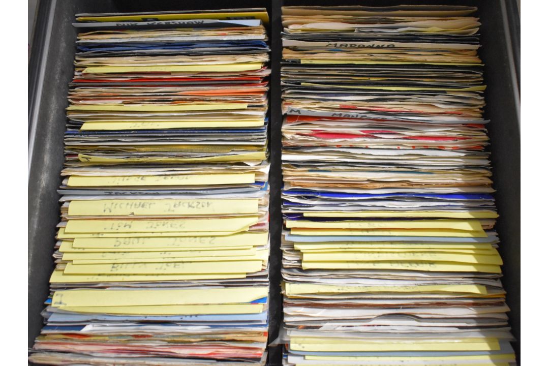 Approximately 250 singles I-M including Jackson 5, Elton John, The Jam, The Kinks, John Lennon, - Image 4 of 4