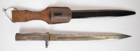 German WW1 88/98 pattern ersatz bayonet, maker's stamp to edge of 31cm fullered blade, with scabbard