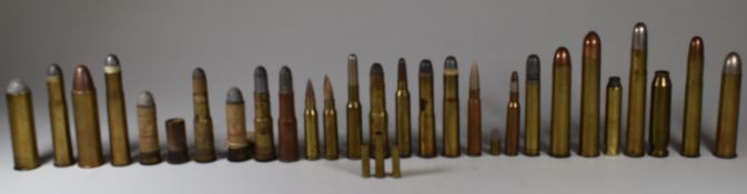 Thirty-one collector's cartridges mainly for rifle including .577 Snider, .577/500, .475, Kynoch