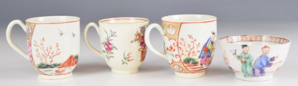 Four first period Worcester / 18thC coffee cans / tea bowls with Chinoiserie decoration