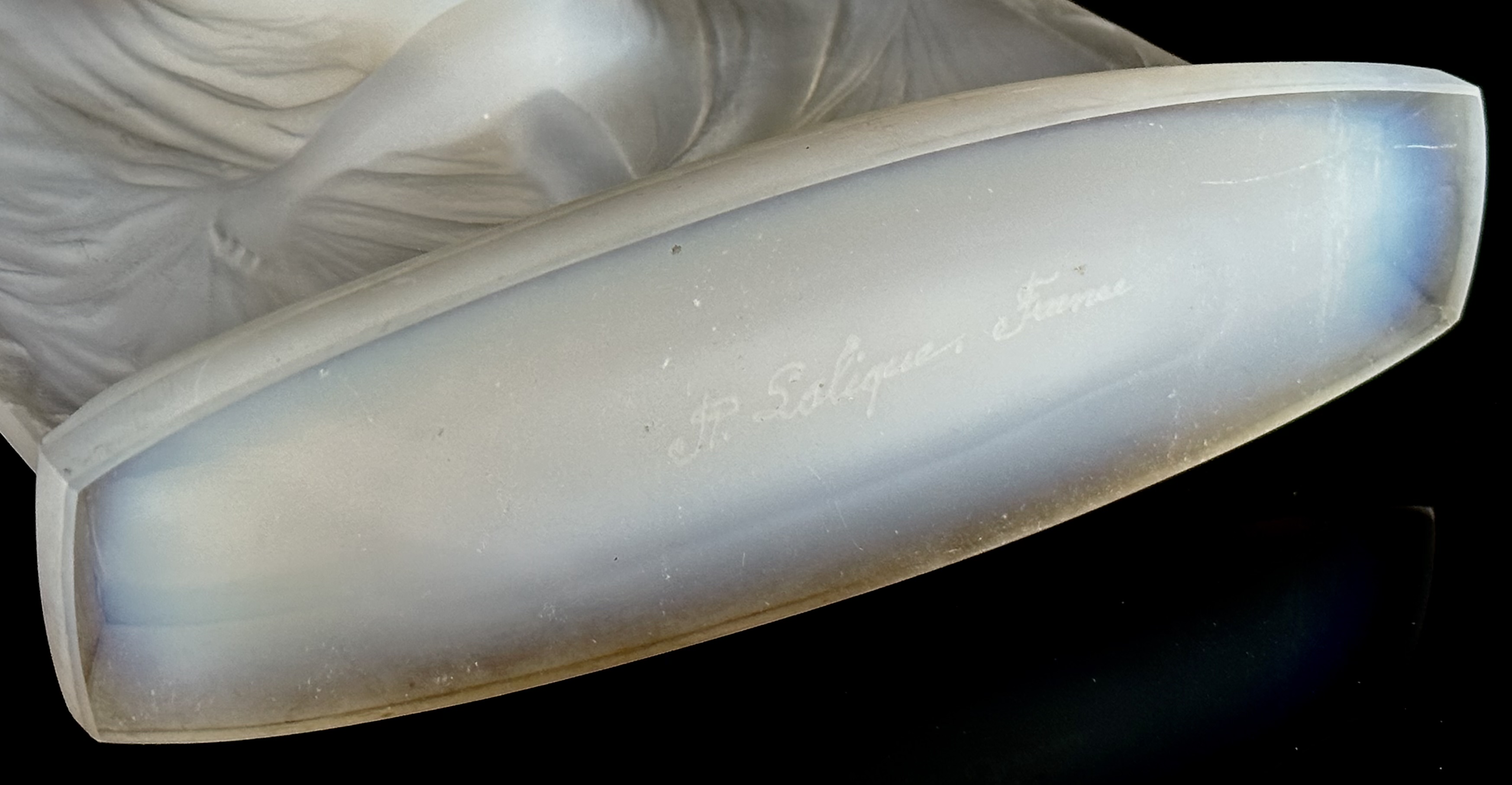 René Lalique Suzanne Art Deco satin frosted opalescent glass statuette, signed to base 'R Lalique - Image 5 of 5