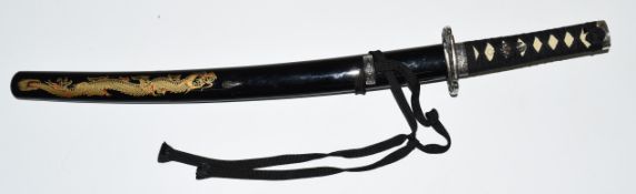 Japanese Wakizashi Samurai sword with dragon decoration to the tsuba, embossed kashira, menuki and