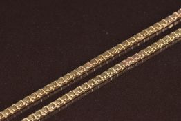 A 9ct gold necklace made up of box links, 18.3g, 61cm
