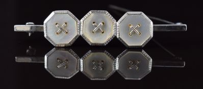 An 18ct and platinum brooch set with mother of pearl, 6.2g, 5.8cm