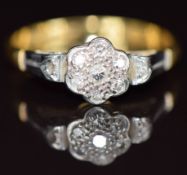 Art Deco 18ct gold ring set with diamonds in a platinum setting, 2.6g, size