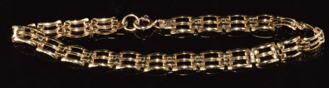 A 9ct gold gate bracelet, 4g, 18cm