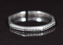 Art Deco platinum octagonal wedding band / ring (band has been cut), 2.7g