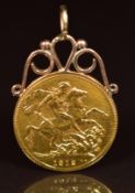 1912 George V gold full sovereign with 9ct gold pendant loop, 8.9g