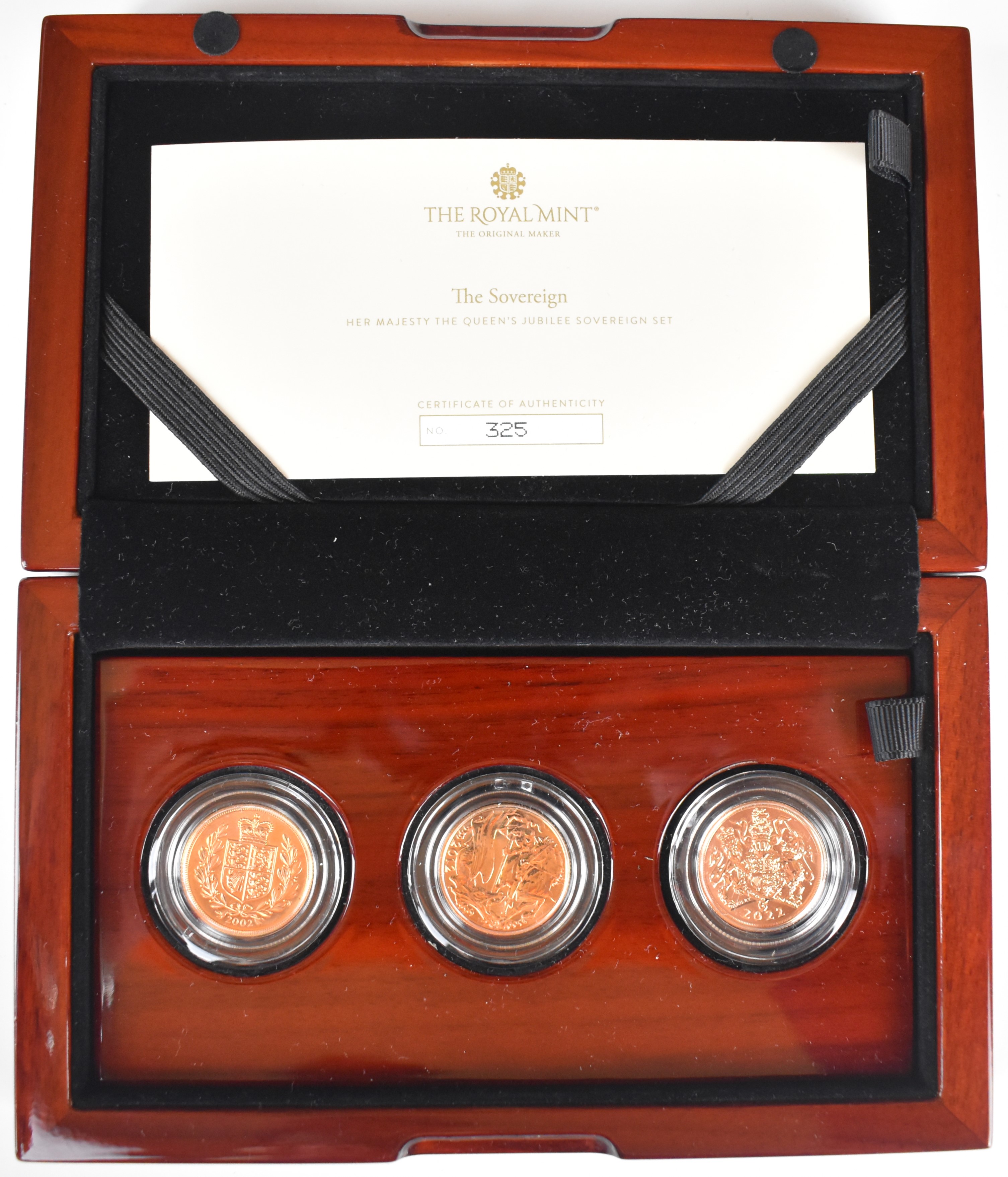 Royal Mint limited edition (325/499) set of three gold full sovereigns comprising 2002 shield - Image 2 of 3