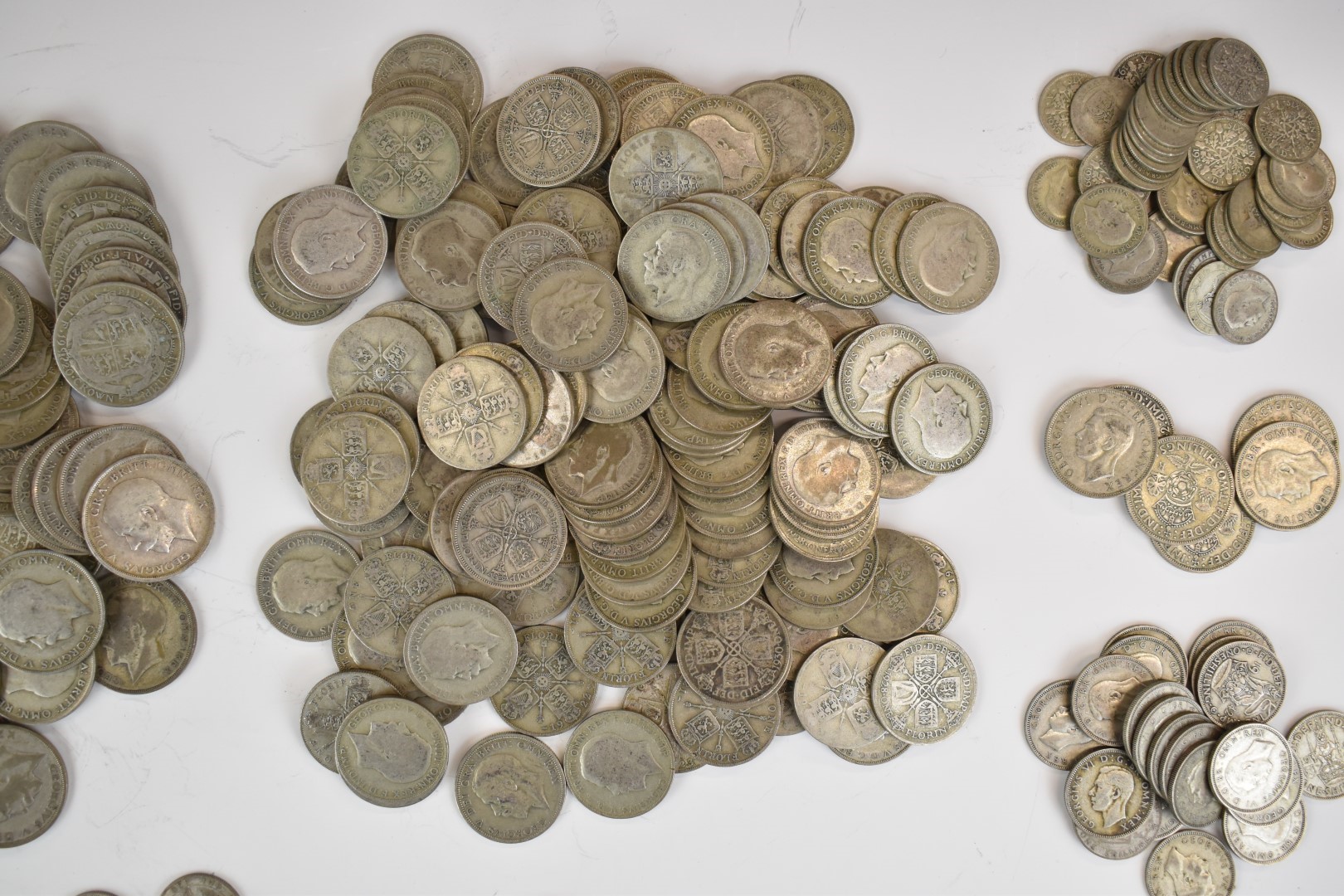 Approximately 3.35kg of largely pre 1947 UK silver coinage - Image 3 of 6
