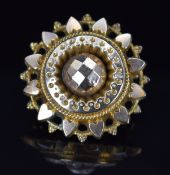 Victorian 9ct gold mourning brooch with heart border and faceted centre, 4.2g, 2.3cm
