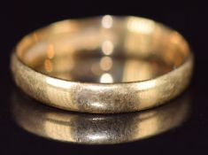 A 22ct gold wedding band / ring,1.9g, size J