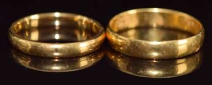 Two 22ct gold wedding bands / rings, 5.9g, sizes P & L