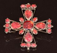 Georgian/ Victorian yellow metal brooch / pendant in the form of the Maltese cross, set with