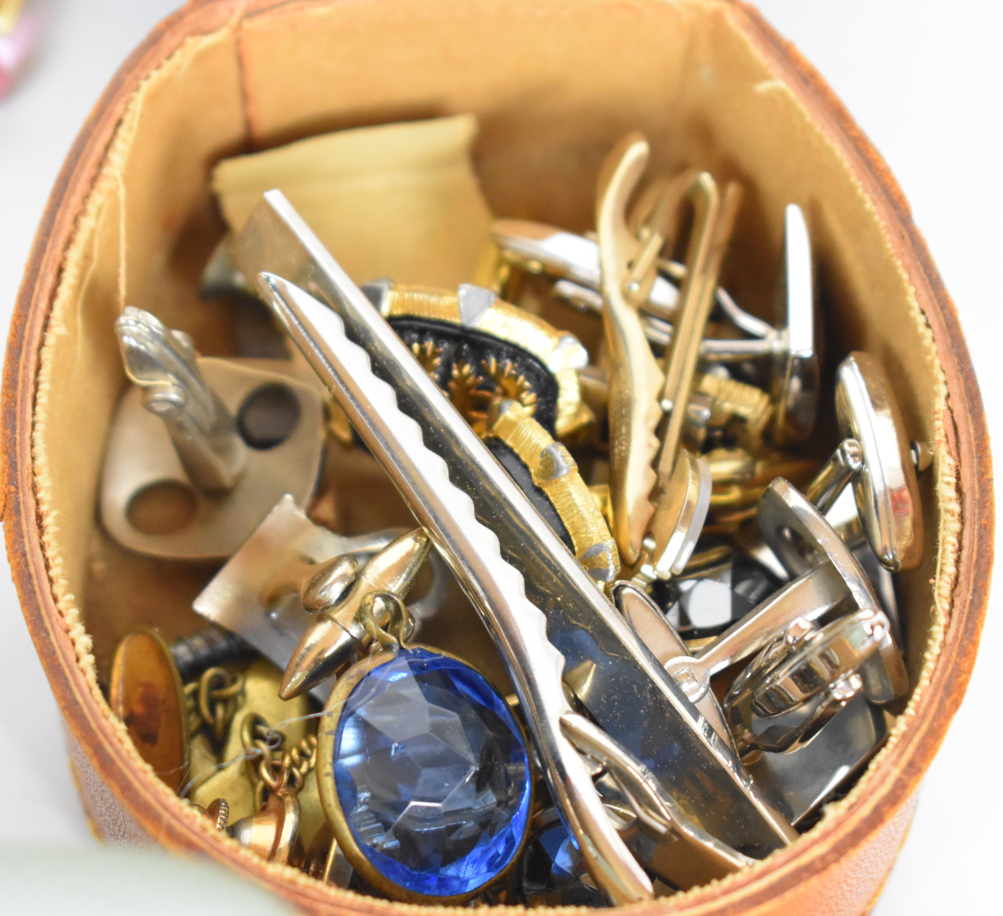A collection of jewellery including Florenza brooch, Miracle pendant, Sphinx pendant, six silver - Image 8 of 12