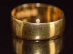 A 22ct gold wedding band / ring, 4.5g, size P