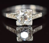 Art Deco platinum ring set with a diamond of approximately 0.95ct and three further diamonds to each