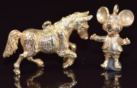 A 9ct gold charm / pendant in the form of a horse (5.2g, 2.3cm) and a 9ct gold charm in the form