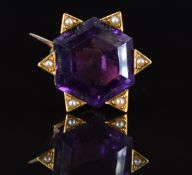 Edwardian 9ct gold brooch set with hexagonal cut amethyst and seed pearls, 4.5g, 1.5cm