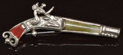 Miracle kilt pin or brooch formed as a flintlock pistol, length 8cm