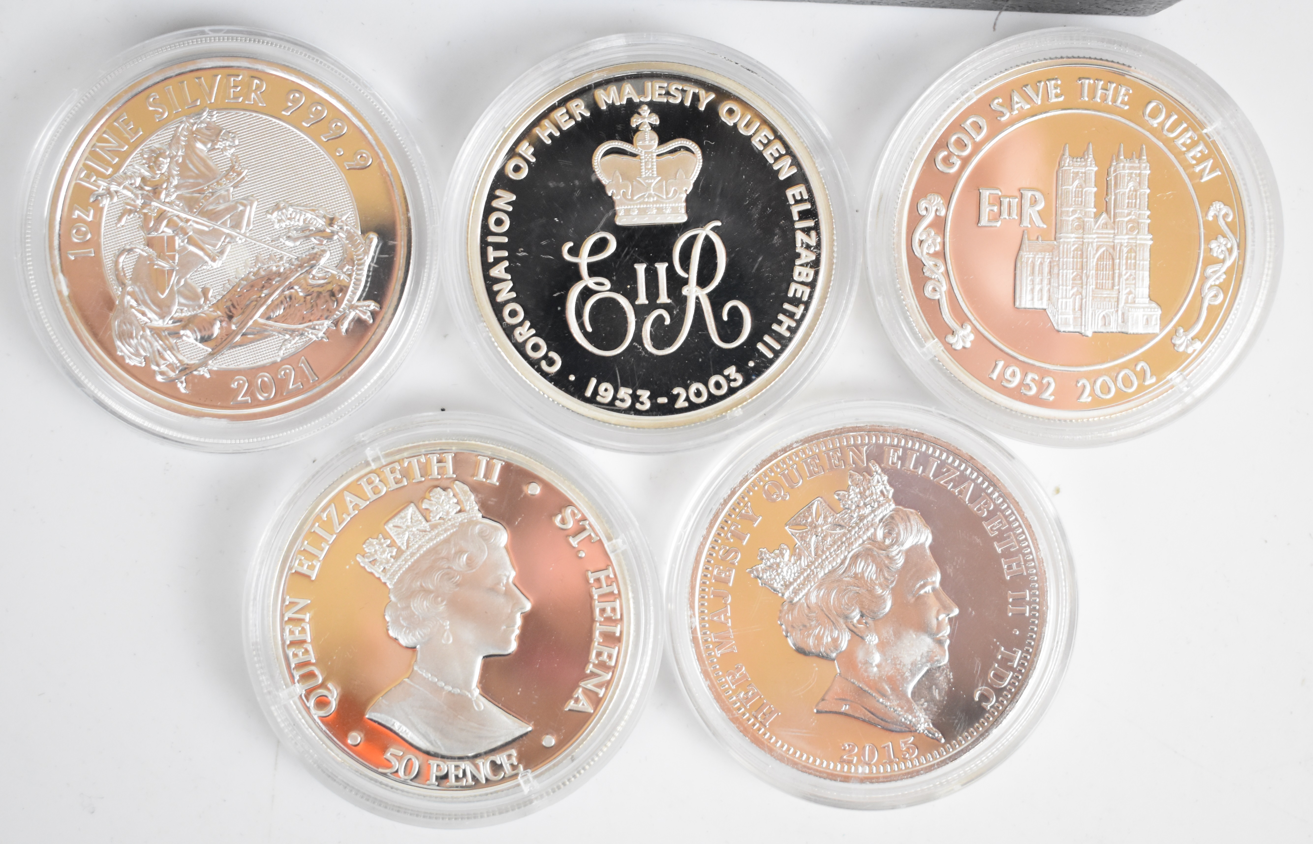 Five various silver crown sized commemorative coins to include 2021 1oz Britannia, 2015 £5, - Image 3 of 4