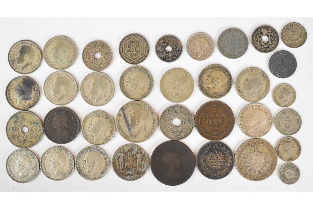 Approximately 92g of pre 1947 English silver coinage together with a quantity of 19th and early 20th - Image 1 of 6