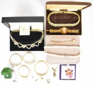 A freshwater pearl necklace with silver clasp, 9ct back and front heart locket, Majestic 22ct gold