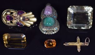 An 18ct gold cross (0.4g), Victorian Etruscan Revival brooch set with foiled paste, a Chinese silver