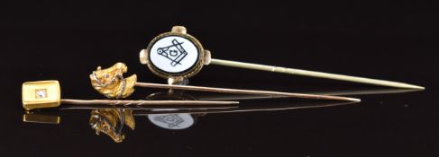 French 18ct gold stick pin in the form of a horse with a diamond eye (2.2g), Victorian 9ct gold