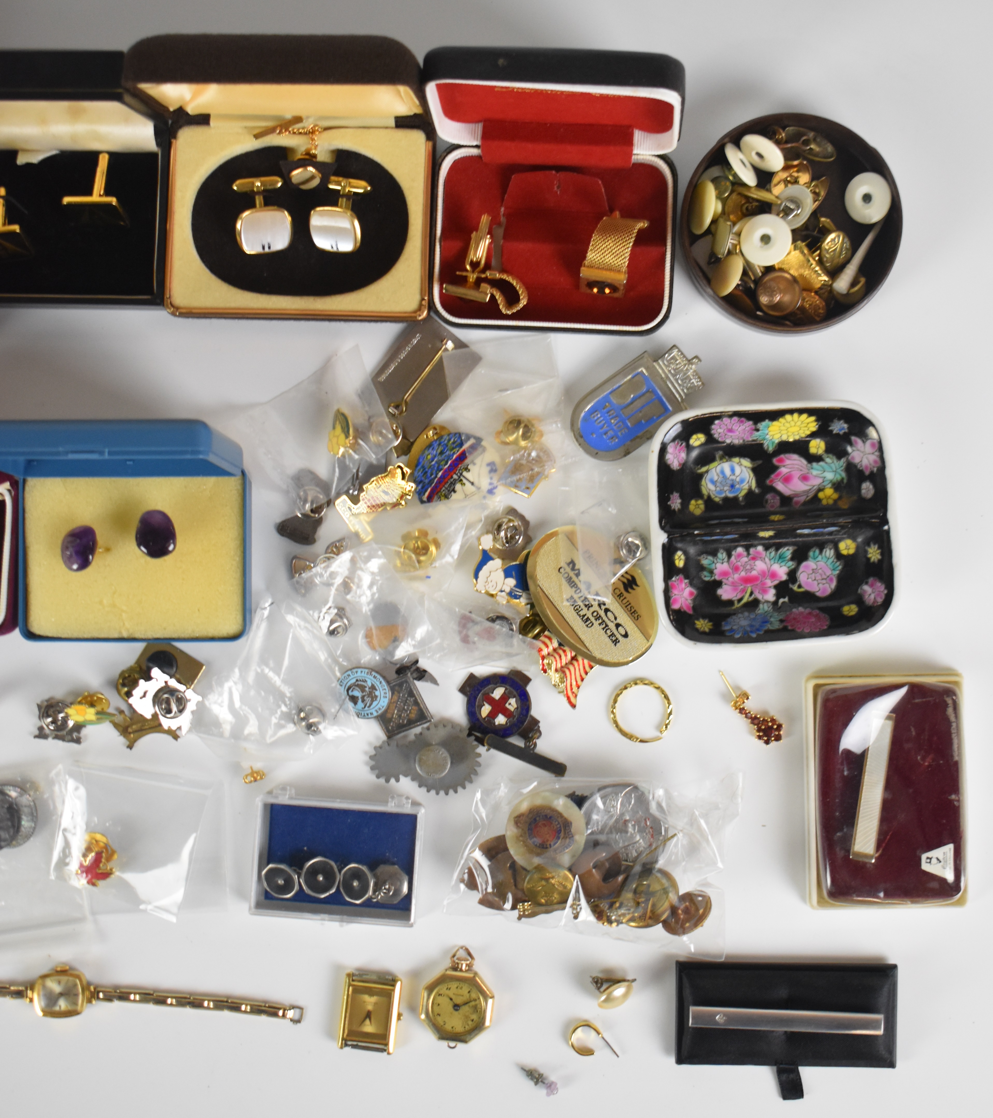 A collection of jewellery including cufflinks, studs, rolled gold rings, watches, four silver - Image 3 of 3