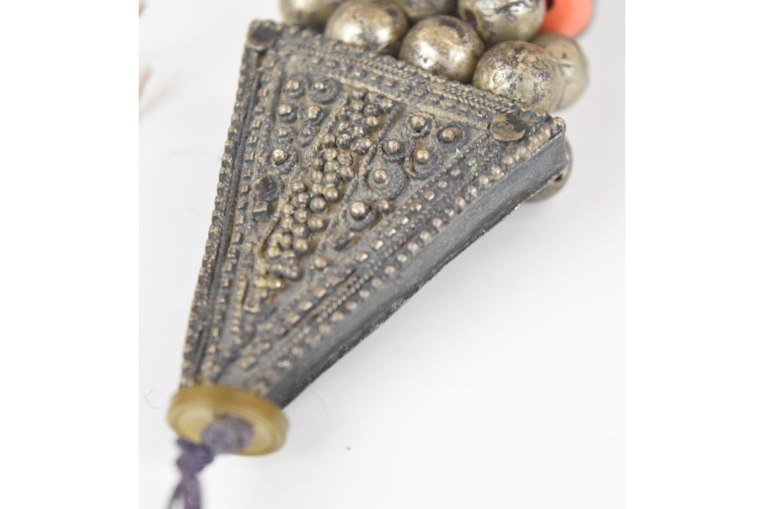 Yemenite tribal necklace made up of white metal and coral coloured glass beads - Image 10 of 10