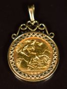 1982 Elizabeth II gold half sovereign in 9ct gold pendant mount, 6.4g