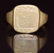 A 9ct gold signet ring, 3.5g, size Q